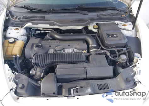 2011 Volvo C30 T5 from USA, damaged, VIN YV1672MK7B2235476